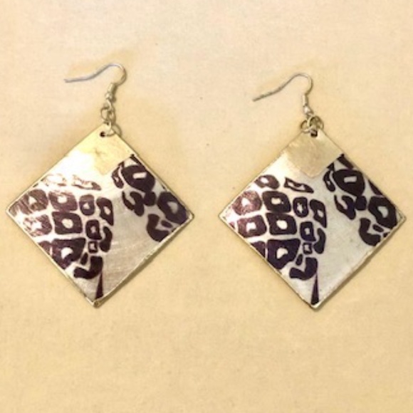 One-of-a-Kind Capiz Shell Earrings with Leopard Pattern and Gold Leaf, L… - Picture 1 of 3